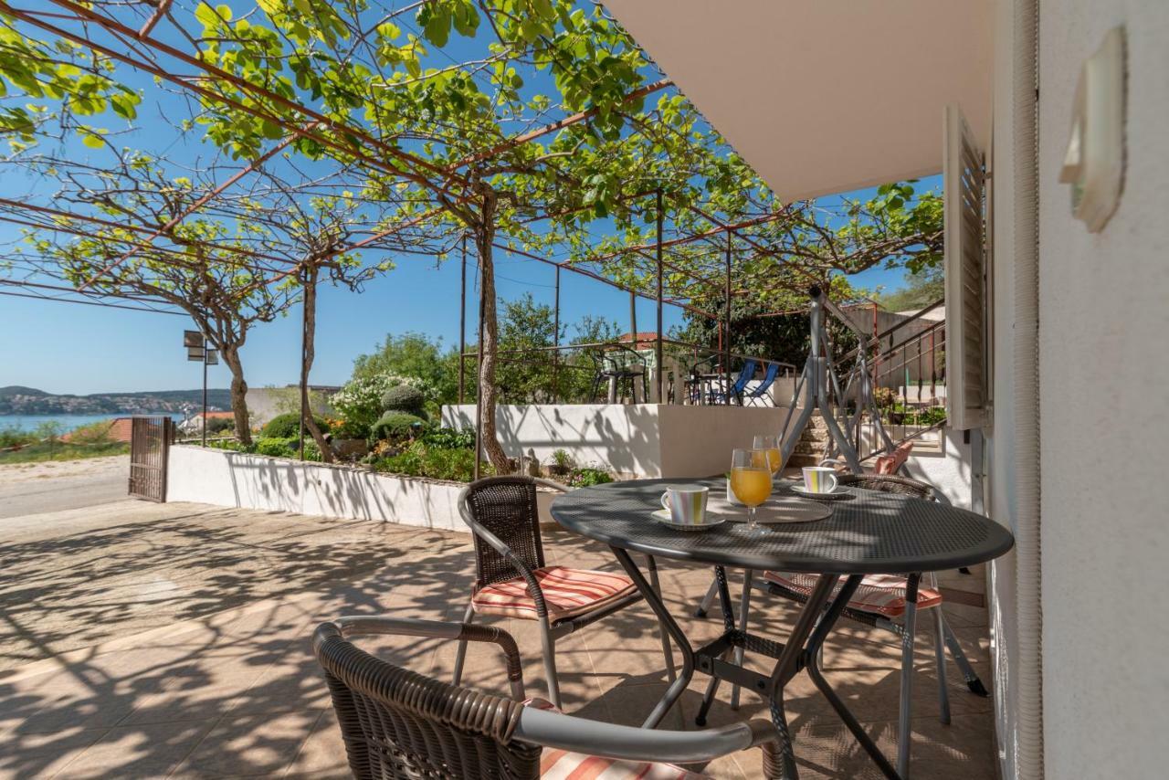 Apartments Villa Bella Vista Seget Trogir Exteriör bild