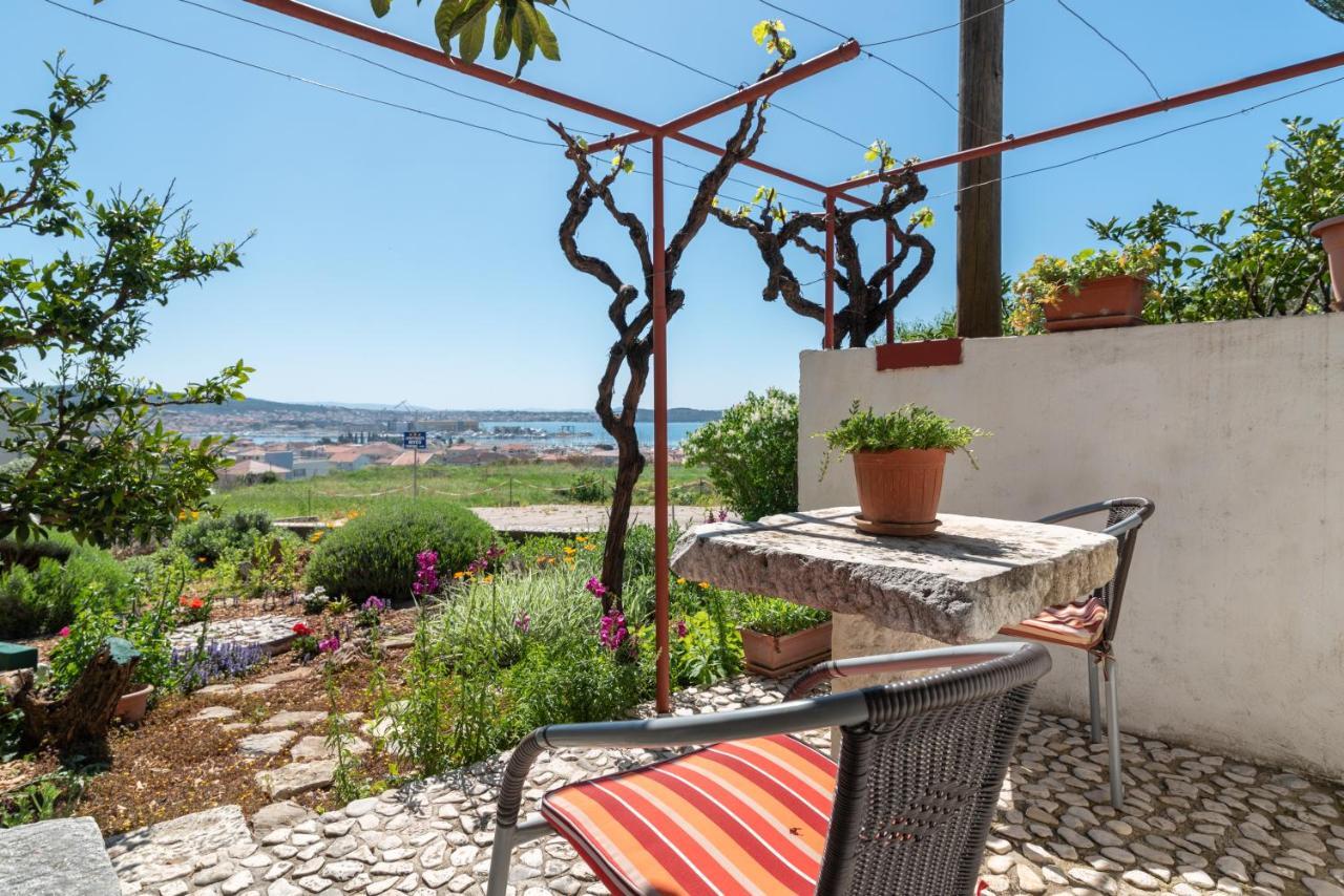Apartments Villa Bella Vista Seget Trogir Exteriör bild